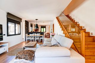 Doppelhaus in Cabrera d´Anoia. Casa aparellada en venda a caneletescabrera danoia