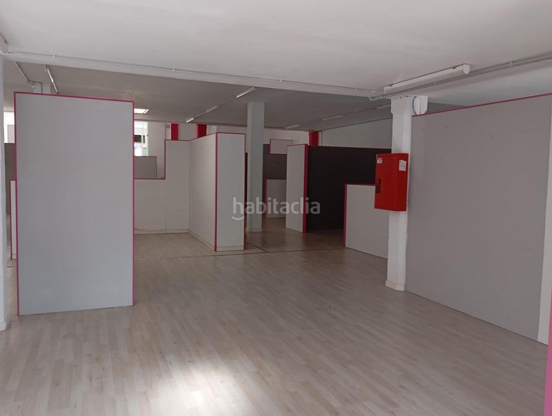 Foto d460b074-6a47-44ac-88b4-4162560a4e3f. Local comercial a Llevant Igualada
