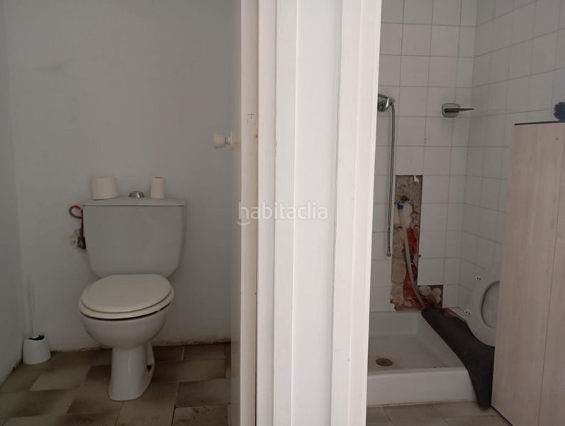 Foto f99f12a9-d590-45c5-b74a-b663ac306c1e. Local comercial a Llevant Igualada