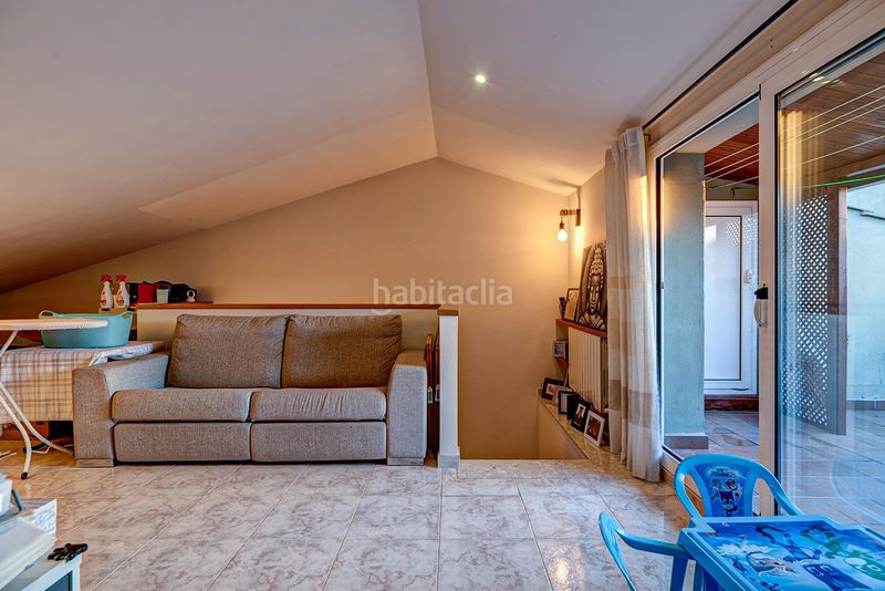 Foto 517555b0-f28c-4c81-a2ce-0c75597bc074. Casa adossada amb calefacció aparcament a Les Comes Igualada