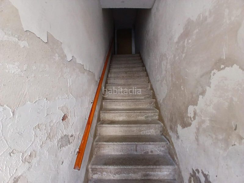 Foto 6c6f88b9-7756-462f-9b1b-f9ac644b794c. Edificio edifici amb 2 pisos i 3 garatges al centre en Calaf