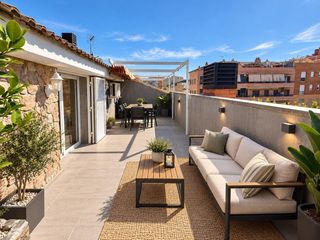 Duplex in Santa Margarida de Montbui. Dúplex amb terrassa assolellada i buhardilla amb llar de foc a l