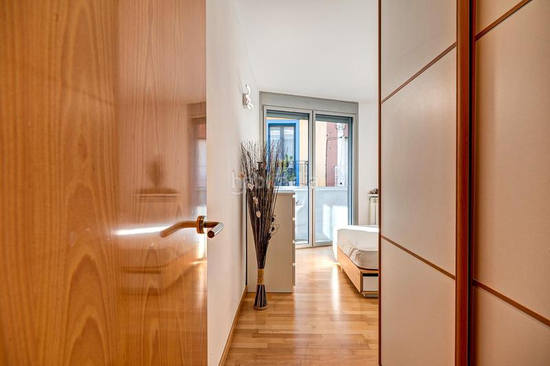 Foto 6f59d11b-bd12-4bc1-8abf-3a7b096ec0c9. Duplex with heating parking in Centre Igualada