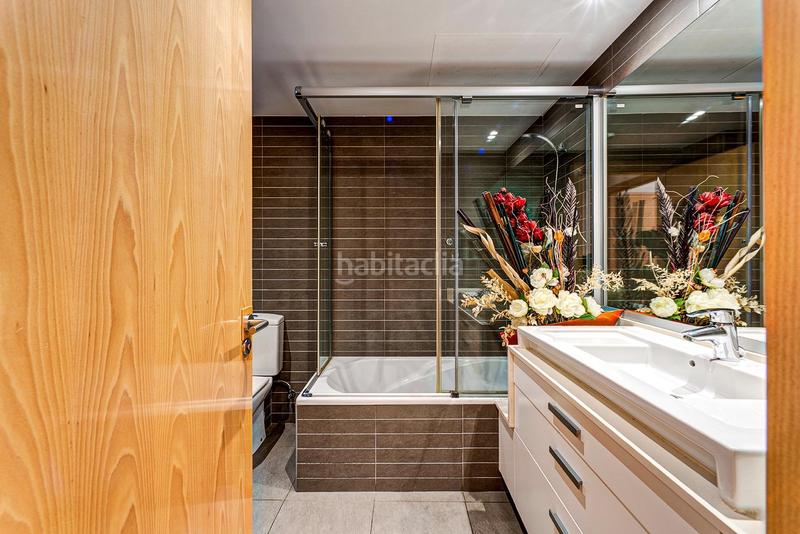 Foto 703dec00-724b-40de-b75d-28eb3788bb07. Duplex with heating parking in Centre Igualada