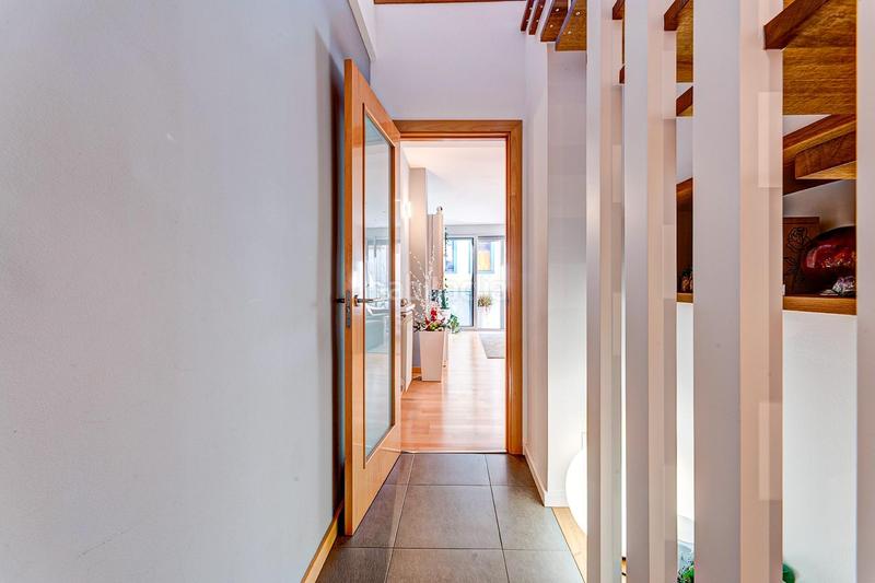 Foto ab137bad-9362-4128-b5e8-936f5a30727d. Duplex with heating parking in Centre Igualada