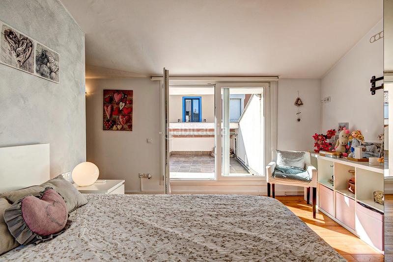 Foto c4acd711-f34c-4a81-837e-92c311c9e944. Duplex with heating parking in Centre Igualada