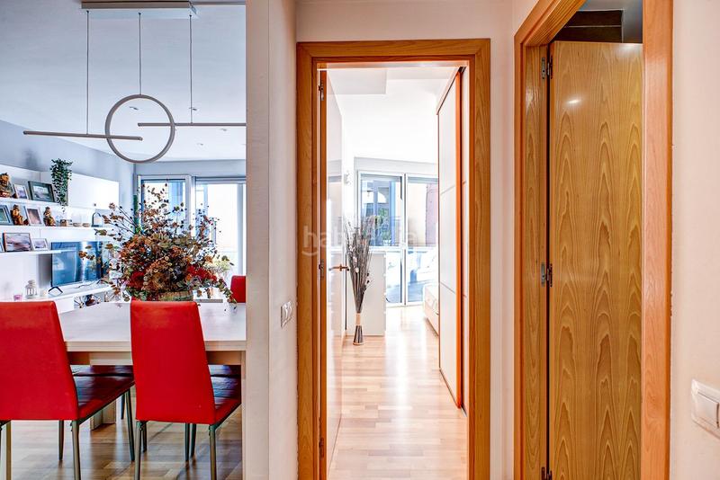 Foto c59c0c43-6d62-418e-92b4-fc0318f65827. Duplex with heating parking in Centre Igualada