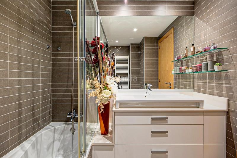 Foto ee18120e-e98f-4ee5-9167-12c8d3709848. Duplex with heating parking in Centre Igualada