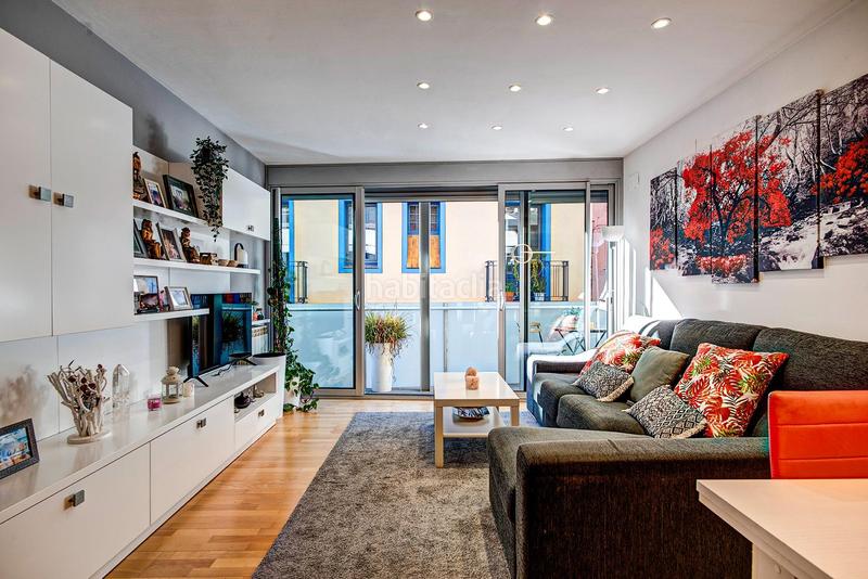 Foto f7abce90-4168-4c01-a28a-cb0a19b2bfe1. Duplex with heating parking in Centre Igualada