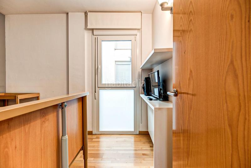 Foto f7f87dfa-2479-405d-8a7d-0f8a0880139c. Duplex with heating parking in Centre Igualada