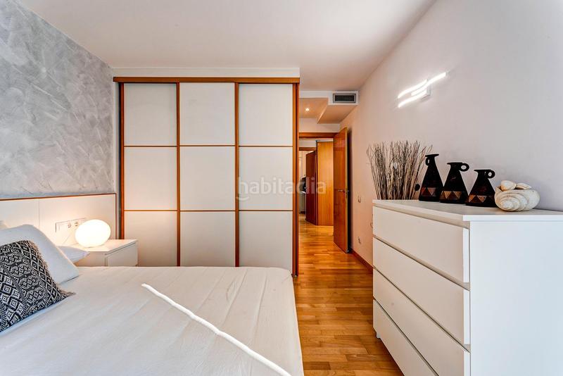 Foto f93077c4-1f01-4b52-ab28-3c34d90fc92f. Duplex with heating parking in Centre Igualada