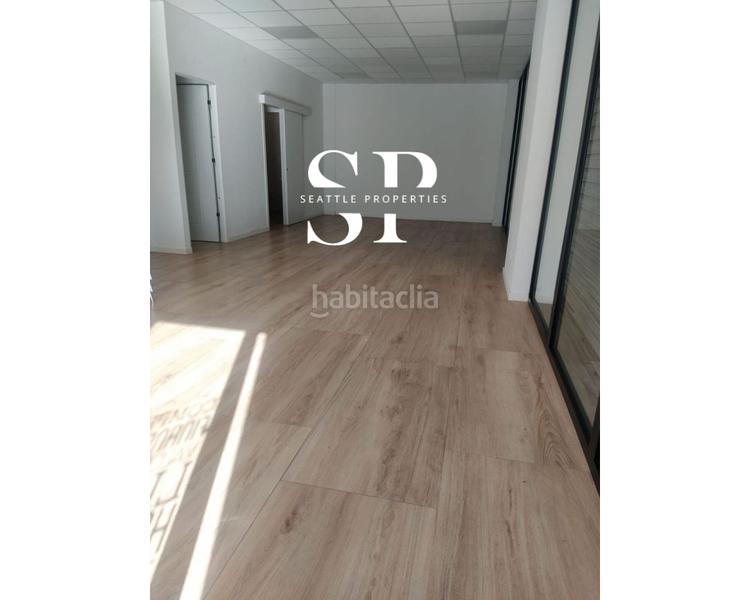Foto 7298d81c-3a1f-470f-96e7-d869c980c700. Alquiler local comercial local en alquiler en canyado, en Badalona