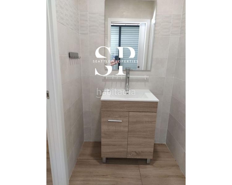 Foto c9d68d66-b2d9-446f-aefe-364f4a891be2. Alquiler local comercial local en alquiler en canyado, en Badalona