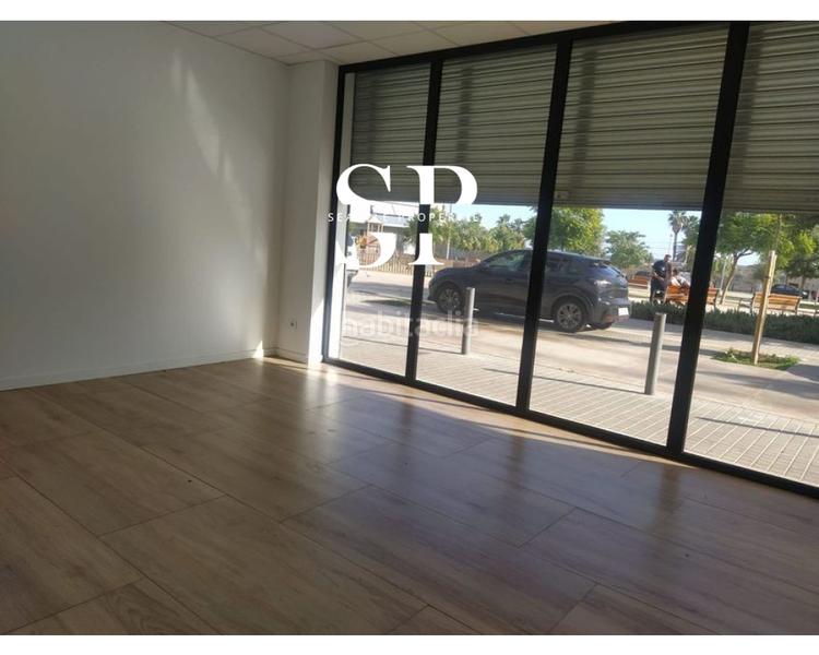 Foto d383c15c-4608-409d-9c52-31faa4f0536b. Alquiler local comercial local en alquiler en canyado, en Badalona