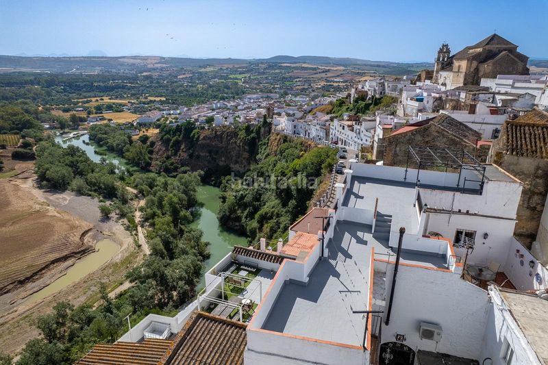 Foto a3604c1f-d0b6-4183-a78e-afff24d5f084. Casa amb aparcament a Arcos de la Frontera