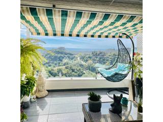 Piso en Sidney 1. Dúplex en venta con vistas al mar y a la montaña en estepona