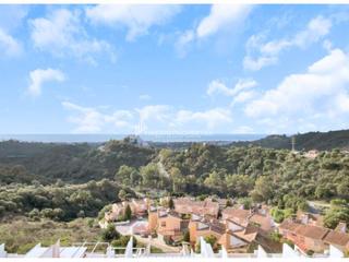Piso en Sidney 1. Exclusivo dúplex en venta con vistas al mar y a la montaña en es
