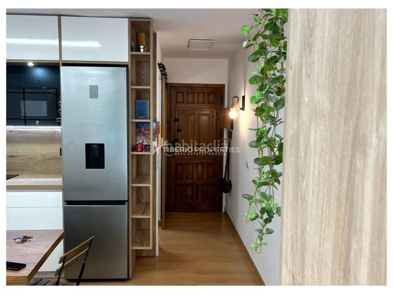 Foto 0db49d16-3c20-4149-b4ad-392fc07c5421. Estudio  reformado en primera línea de playa en Estepona