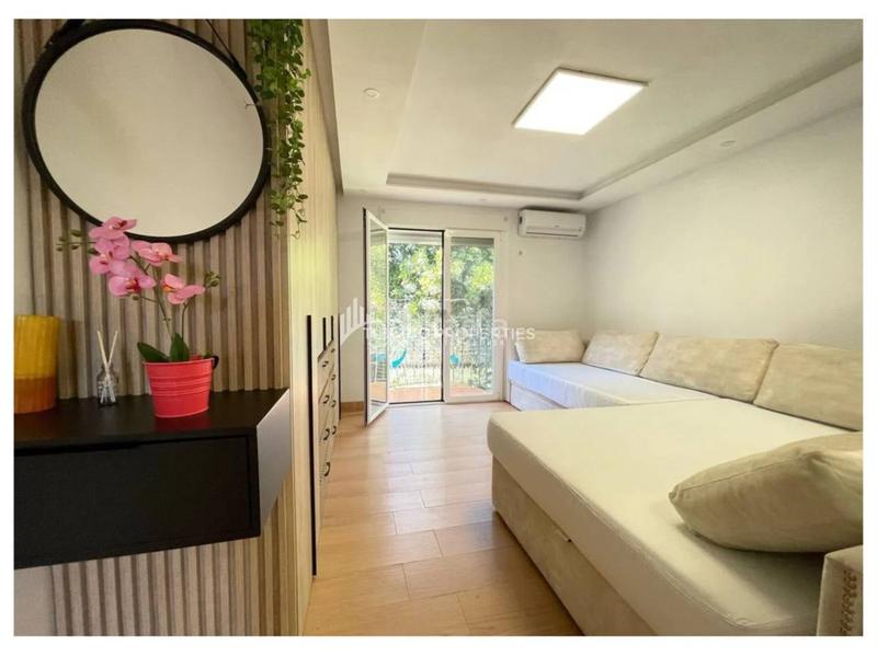 Foto 352a3e1c-21c9-4052-a8e7-20bd8c298c29. Estudio  reformado en primera línea de playa en Estepona