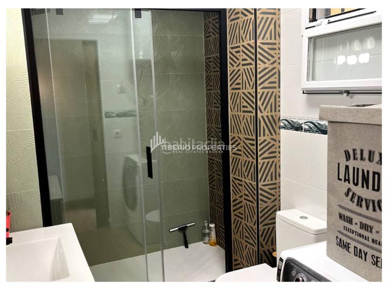 Foto 3a0bb6d4-af88-48e4-ac92-8af6931fe56d. Estudio  reformado en primera línea de playa en Estepona