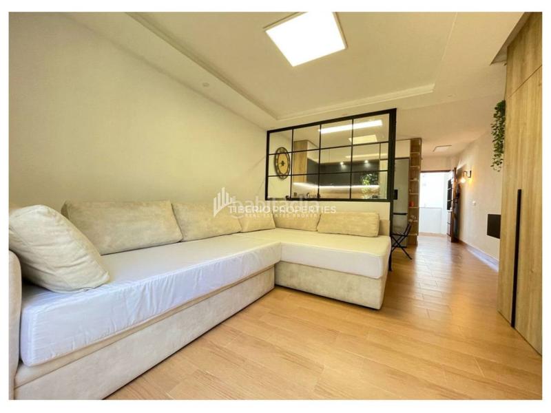 Foto 64be265e-b57b-4c68-bc28-3bfa3c8ef7a6. Estudio  reformado en primera línea de playa en Estepona