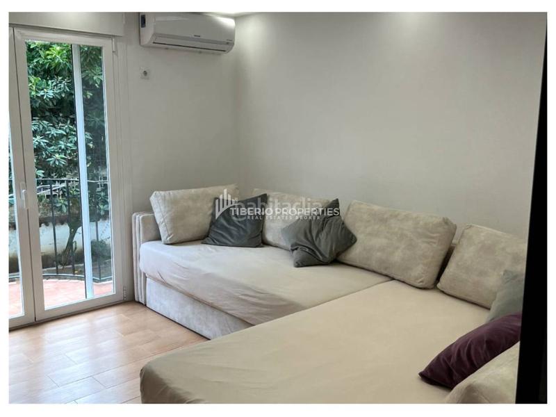 Foto 92e26bc0-5fbd-439b-a02a-9616f6469e63. Estudio  reformado en primera línea de playa en Estepona