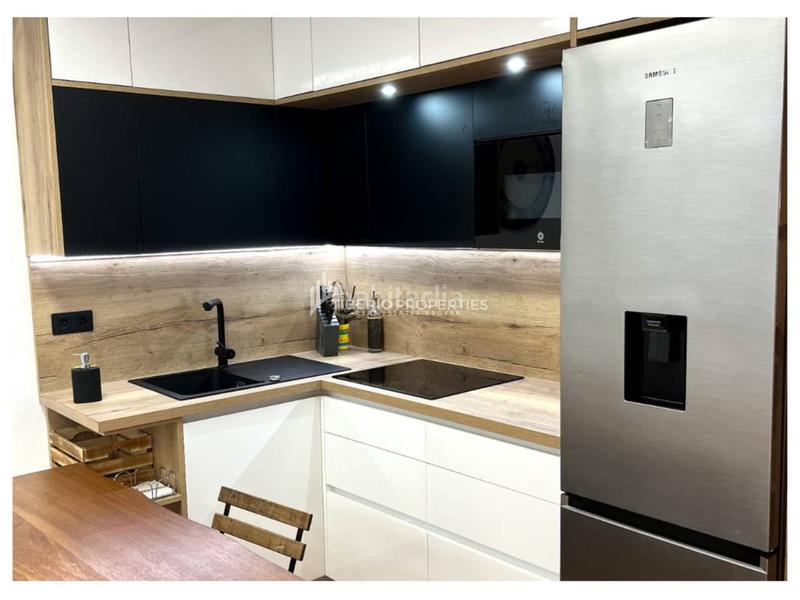 Foto b29c69ac-dd84-4945-8a48-9b8f1128dc4c. Estudio  reformado en primera línea de playa en Estepona