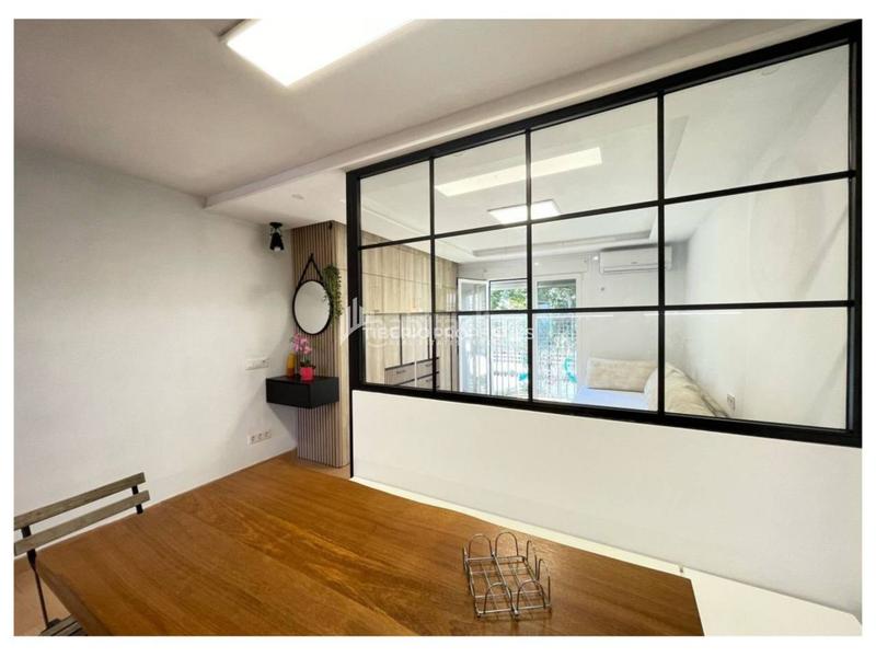 Foto cb788ba2-b683-4898-86a5-6bf6b1ada2fb. Estudio  reformado en primera línea de playa en Estepona