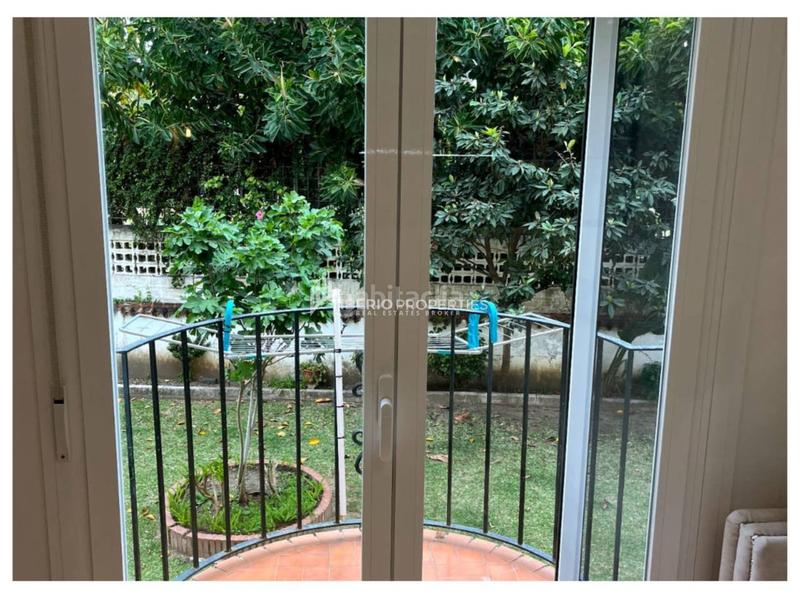 Foto d1609bfe-c872-48e9-8392-ff816528678c. Estudio  reformado en primera línea de playa en Estepona