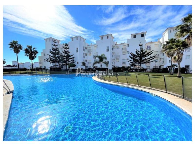 Foto f0ccc6d1-5683-4216-bb78-3b681da02a9b. Flat in granate 1 in El Castillo Manilva