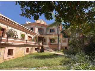 Casa en Velerin 1. Finca rústica espectacular en venta  new golden mile, estepona