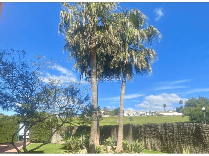 Foto c17ef130-4c76-495e-8856-0dd801f9f161. Apartament a mimosas 1 a Alcorrín Manilva