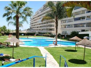 Apartament a José manuel vallés 15. Piso de 2 dormitorios con piscina, jardines y todos los servicio
