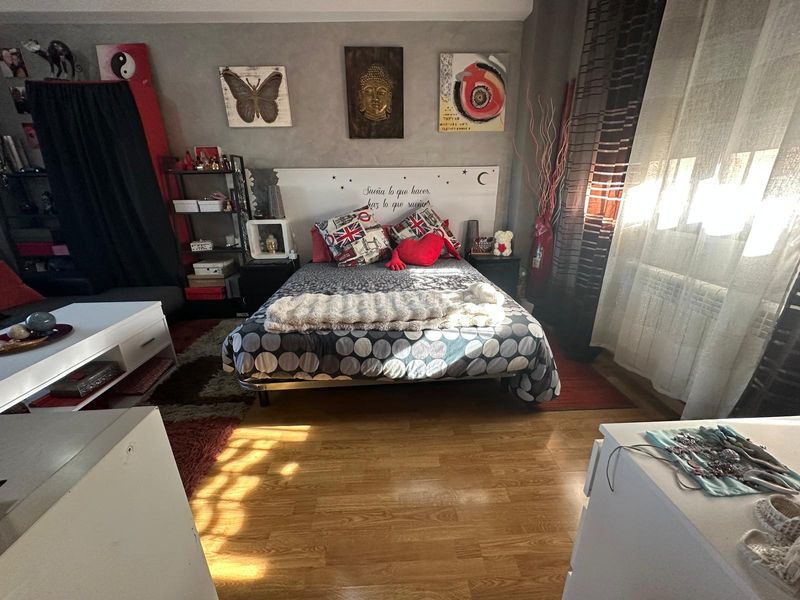 Foto 14a1c3c2-7445-4b0c-9881-cb7c628e9a6b. Xalet amb xemeneia calefacció aparcament piscina a Arroyomolinos