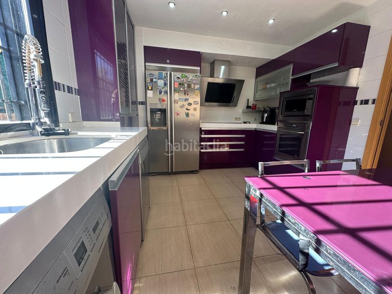 Foto 19dabaee-dbc2-4b50-bbc6-8a34b310e95a. Xalet amb xemeneia calefacció aparcament piscina a Arroyomolinos