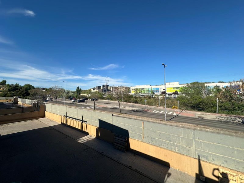 Foto 30e3a42f-6003-4982-b436-4ff5d89bdecf. Xalet amb xemeneia calefacció aparcament piscina a Arroyomolinos