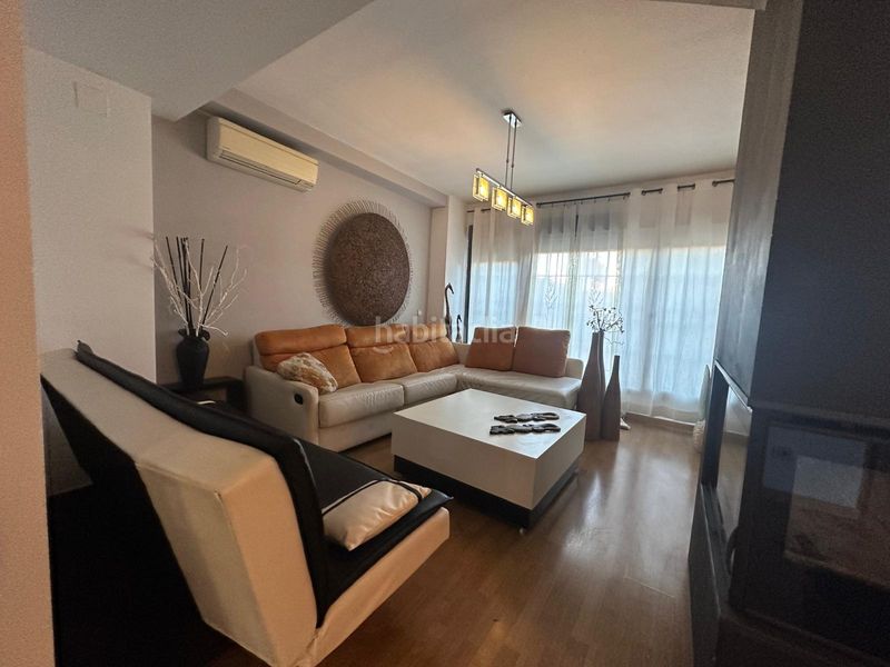 Foto 436719bf-fe0b-46f2-bff3-e31c02817ec7. Xalet amb xemeneia calefacció aparcament piscina a Arroyomolinos