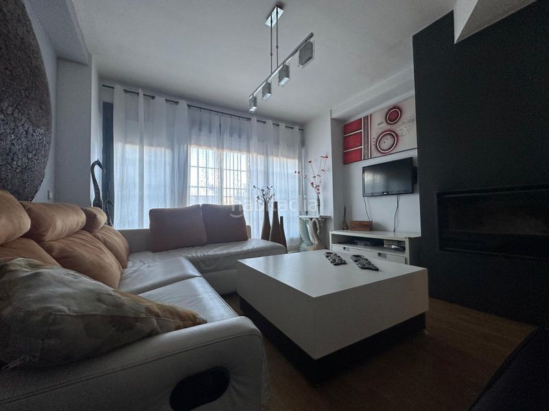 Foto 474d8ea8-261a-44ad-8a06-593425b4b345. Xalet amb xemeneia calefacció aparcament piscina a Arroyomolinos