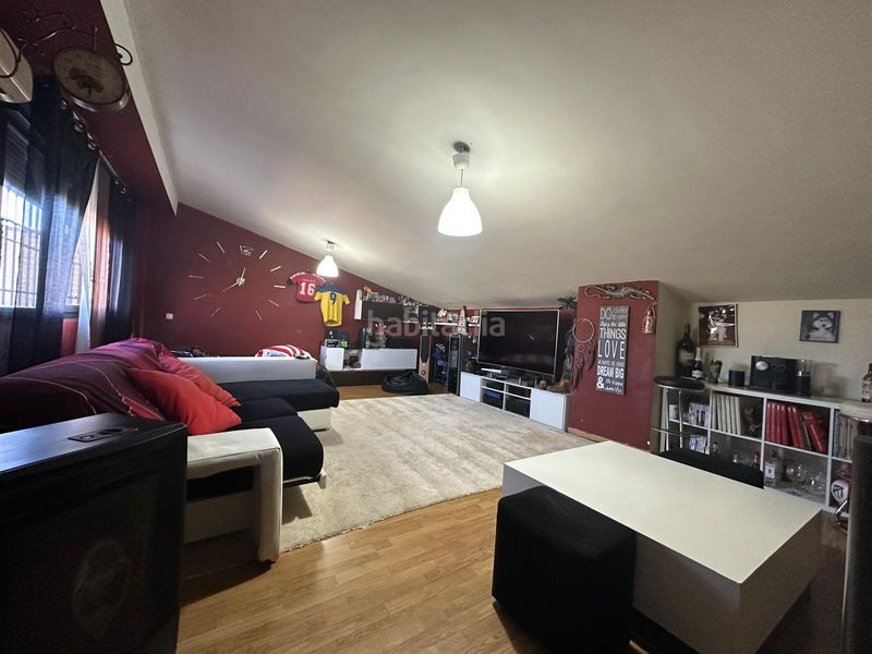 Foto 77c3694b-b44f-4dc4-b8f2-96e541a8bc61. Xalet amb xemeneia calefacció aparcament piscina a Arroyomolinos