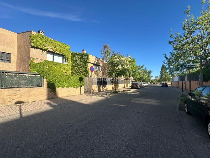 Foto 7a9b41a8-5673-4b4c-81b5-3698d9b2e924. Xalet amb xemeneia calefacció aparcament piscina a Arroyomolinos