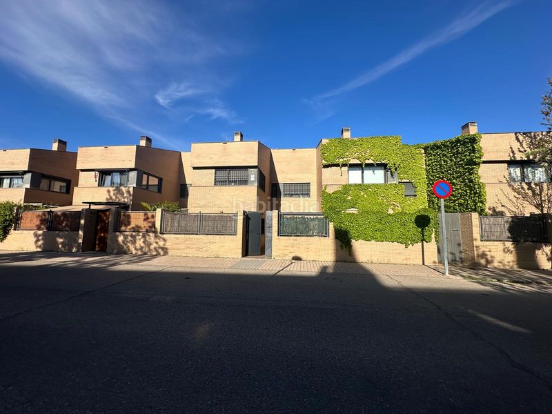 Foto 822bc529-837c-454c-a6ba-1ae39ca0cae5. Xalet amb xemeneia calefacció aparcament piscina a Arroyomolinos