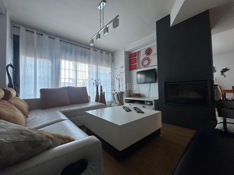 Foto 93514b61-a7d4-472f-81a1-b6dd5914d753. Xalet amb xemeneia calefacció aparcament piscina a Arroyomolinos