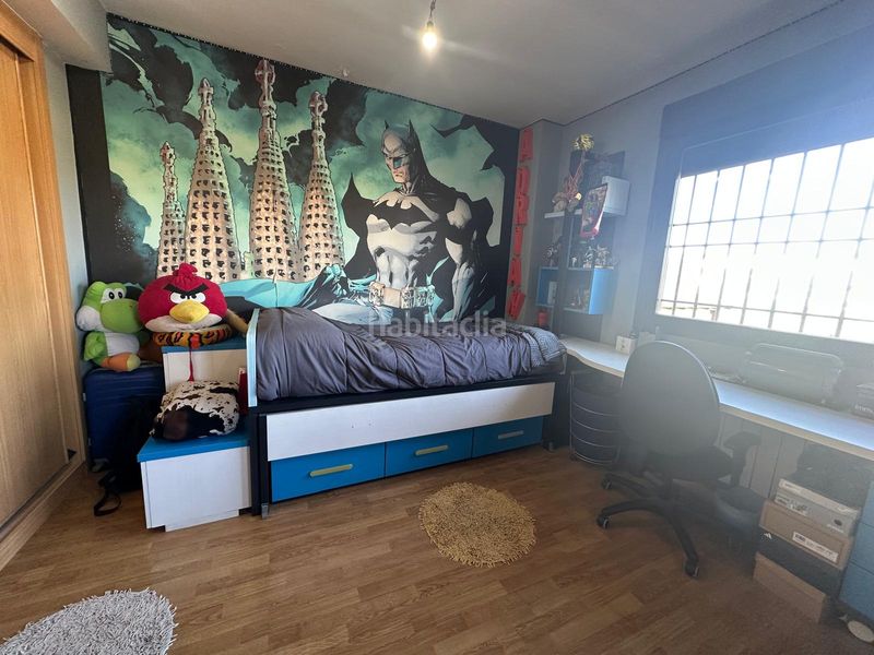 Foto bc41c25c-35bd-4d37-879d-3f06eef2640e. Xalet amb xemeneia calefacció aparcament piscina a Arroyomolinos