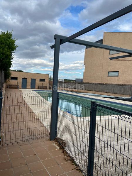 Foto cea50b3c-0e57-4925-800b-e03862255184. Xalet amb xemeneia calefacció aparcament piscina a Arroyomolinos