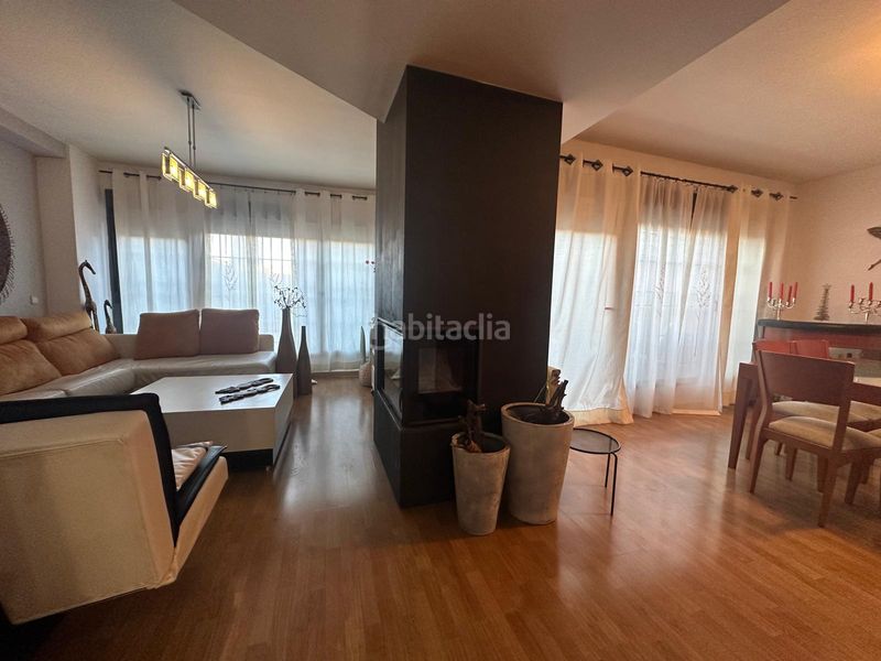 Foto f6135619-190c-4421-bee2-de57b218e21b. Xalet amb xemeneia calefacció aparcament piscina a Arroyomolinos