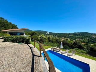 Chalet à Vilaboa. Casa moderna con piscina y jardín en vilaboa