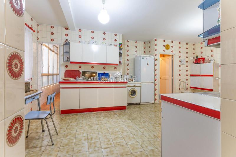 Foto 00190541-893c-4c2e-a890-dba164c073a7. Flat with heating parking in Zona de Plaza de Barcelos Pontevedra