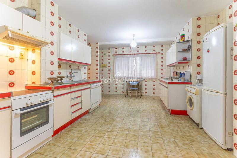 Foto 1d1c2f8d-b6ef-401f-99aa-27b7b9febd78. Flat with heating parking in Zona de Plaza de Barcelos Pontevedra