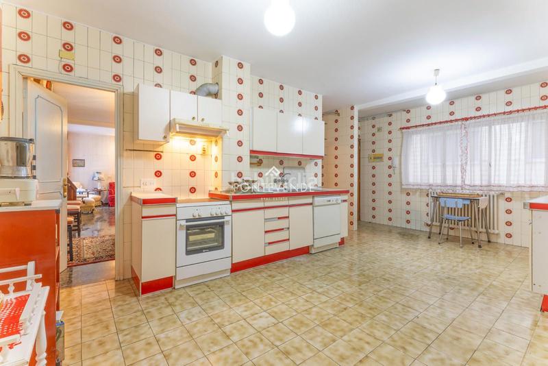 Foto 9dadaaf9-faa9-4063-8fbe-a35039568b82. Flat with heating parking in Zona de Plaza de Barcelos Pontevedra