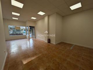 Alquiler Local Comercial  Rosalía de castro. Local en alquiler en pontevedra con 63 m2. acondicionado con 1 a